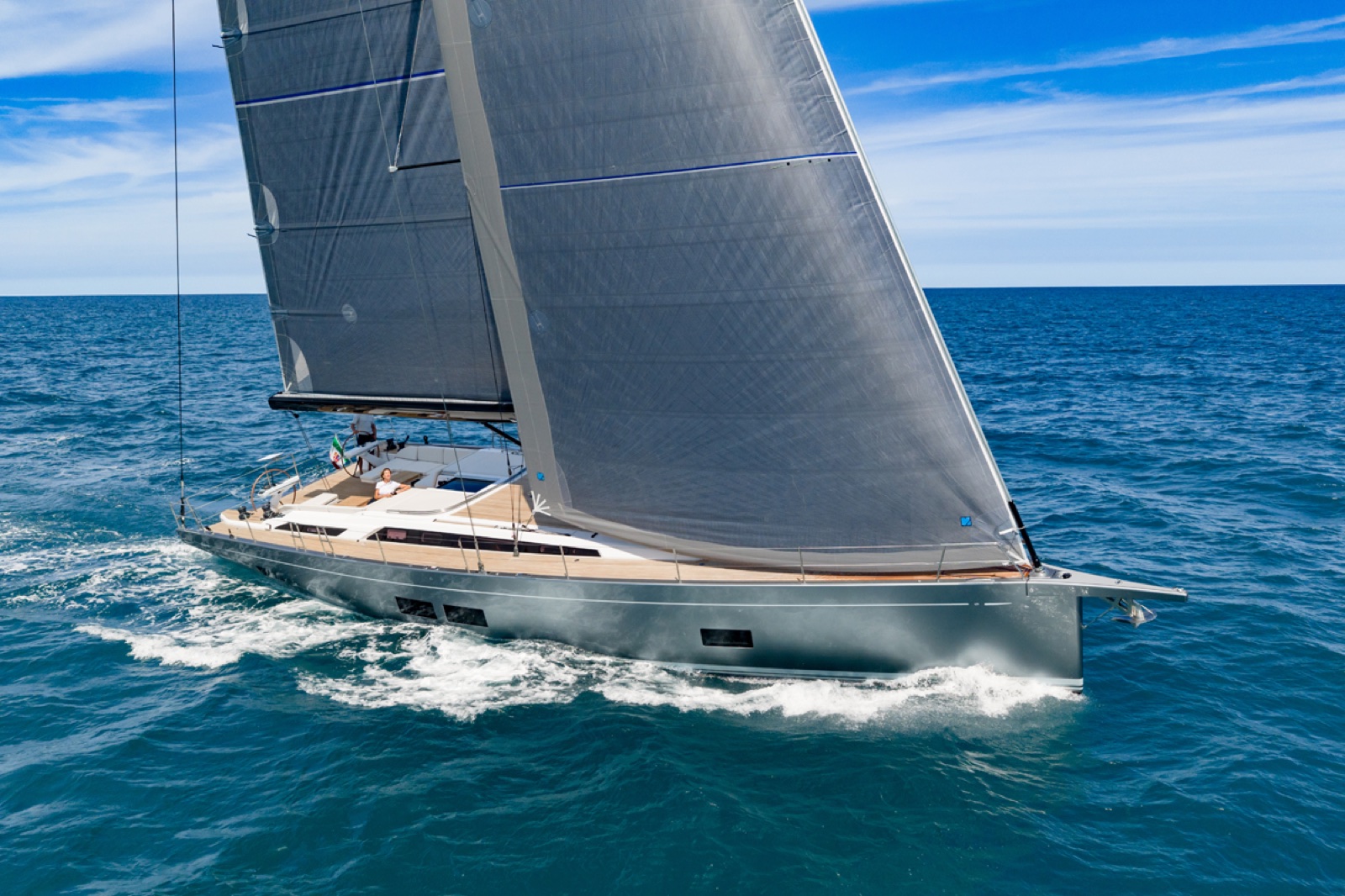 Cantiere del Pardo chega a Cannes com nova fábrica, três estreias mundiais e a Luna Rossa renovada