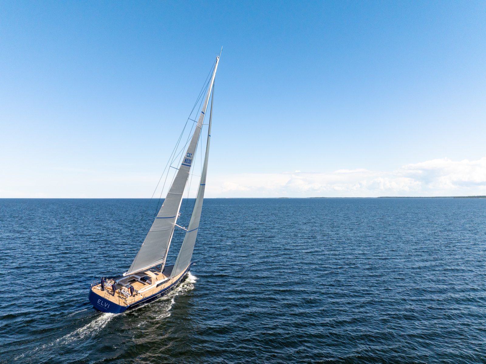Nautor Swan estreia o Swan 80, o novo portal de entrada da linha Maxi, em Cannes